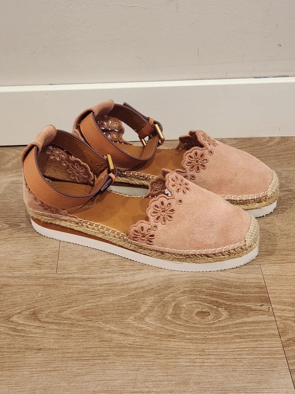 See By Chloe Glyn Natural Floral Scalloped Suede Ankle Strap Espadrille Womens 7